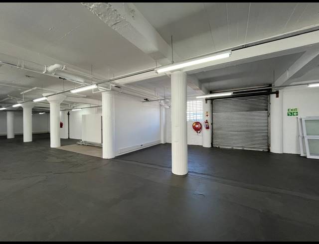 530M² WAREHOUSE TO LET IN PAARDEN EILAND